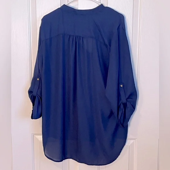 Rue21 High/ Low Tunic, V-neck, Light Weight, Dark Blue, size 1x - Picture 2 of 4